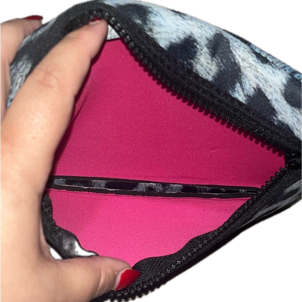 Leopard Print Neoprene Wristlet Clutch With Pink … - image 2